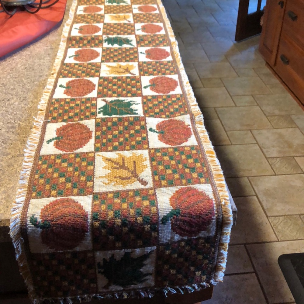 Autumn table runner - Picture 2 of 2